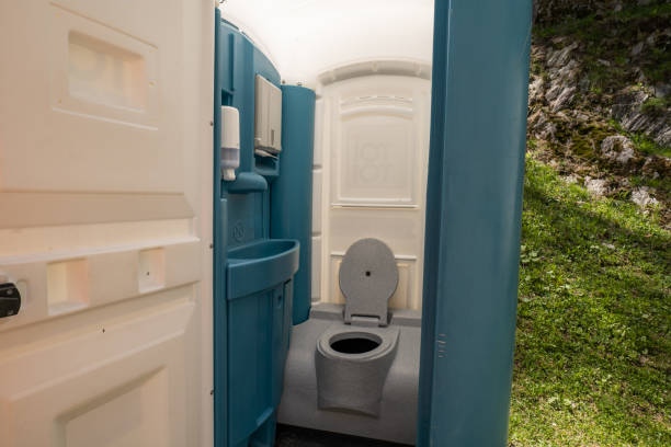 Best Temporary restroom rental  in Waterloo, IA